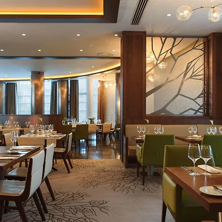 Renaissance Hotel 5*