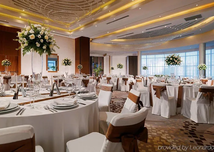 Отель Renaissance 5*